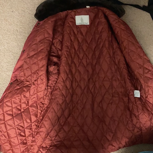 London Fog iridescent coat with buckle and faux fur - Picture 6 of 8